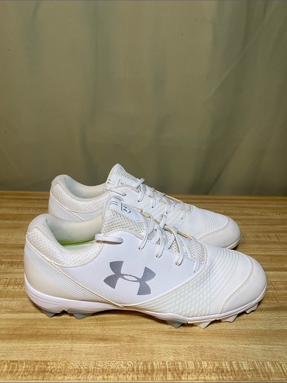 Under Armour Glyde Athletic Sports Softball Cleats White Women’s 11 New